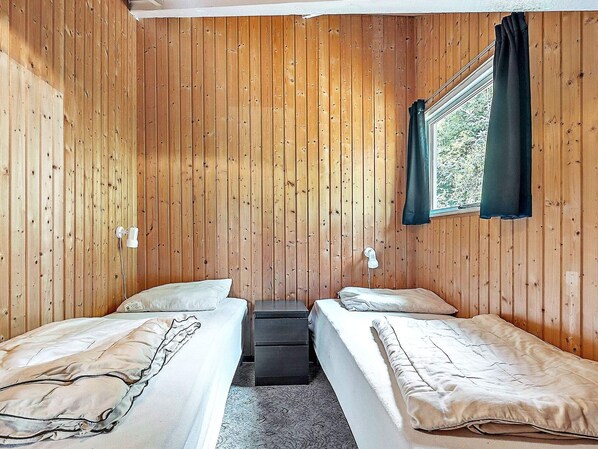 3 bedrooms, cribs/infant beds - Cosy Hoilday Home in Vesthimmerland With Terrace (Logstor)