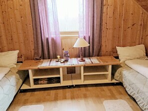 6 phòng ngủ, trang bị nội thất với thiết kế riêng biệt 