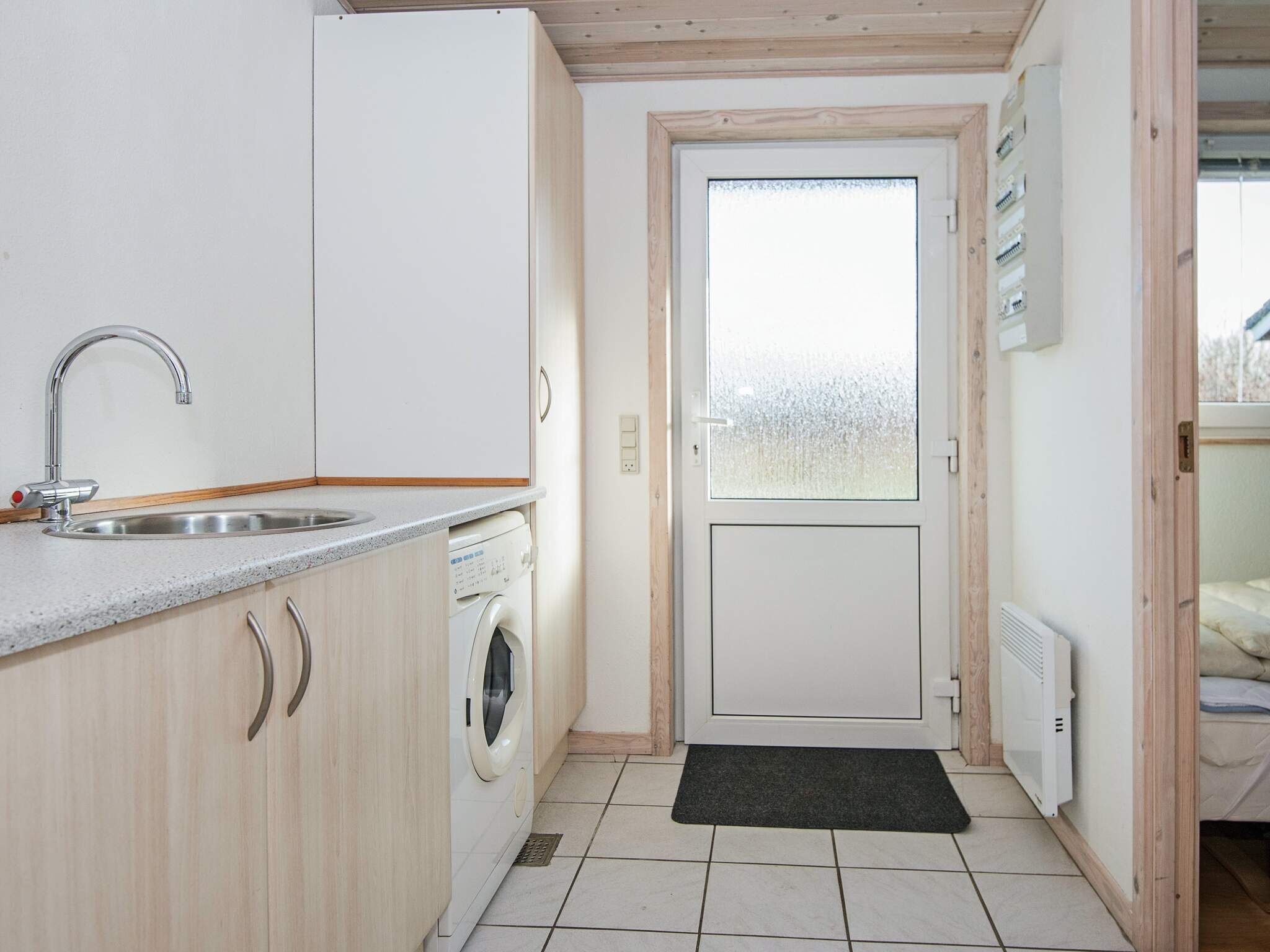 Køleskab, mikrobølgeovn, kogeplade, opvaskemaskine