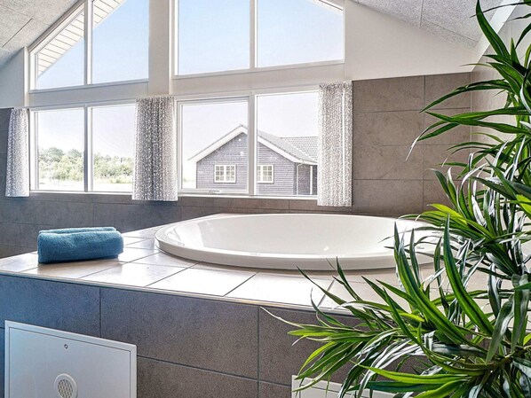 House | Spa treatment