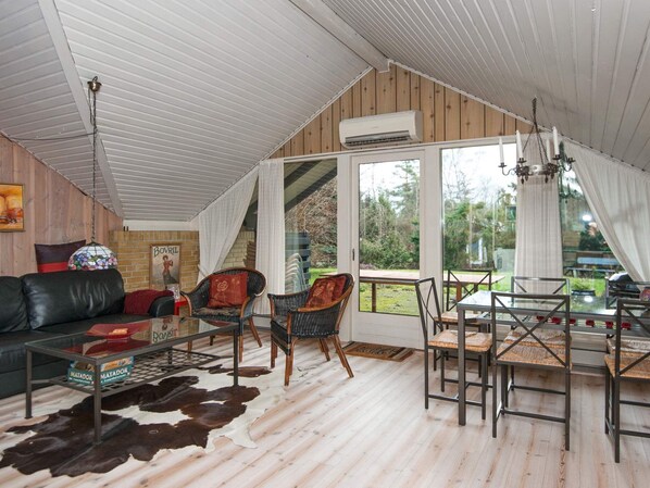 House | Living room | DVD player - 6 Person Holiday Home in Ebeltoft (Ebeltoft)