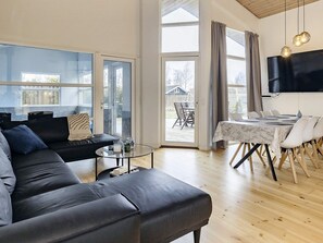 House | Dining - Holiday Home in Væggerløse (Vaeggerlose)