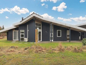 House | Exterior - Holiday Home in Væggerløse (Vaeggerlose)