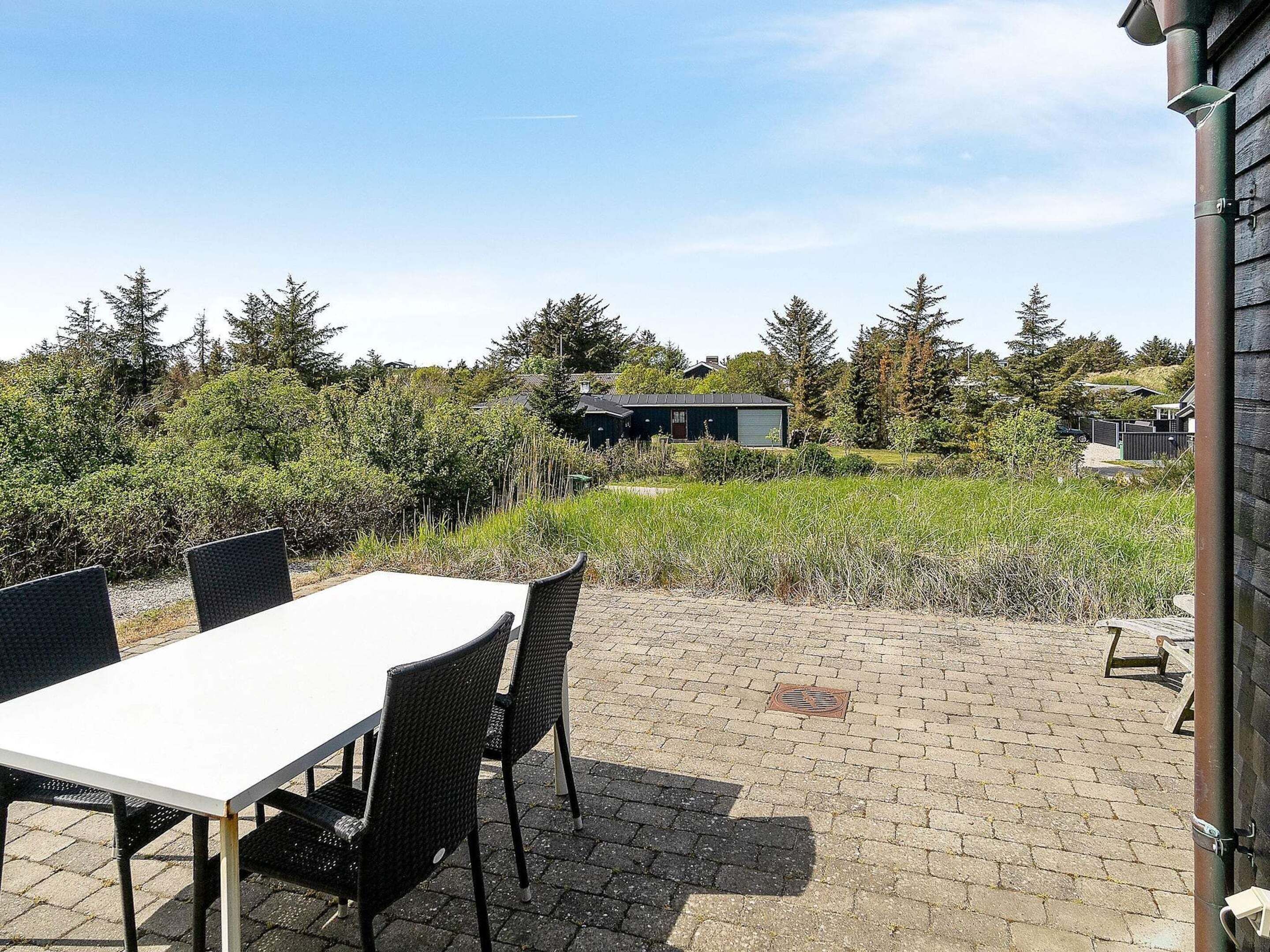 ハウス | 屋外ダイニングエリア