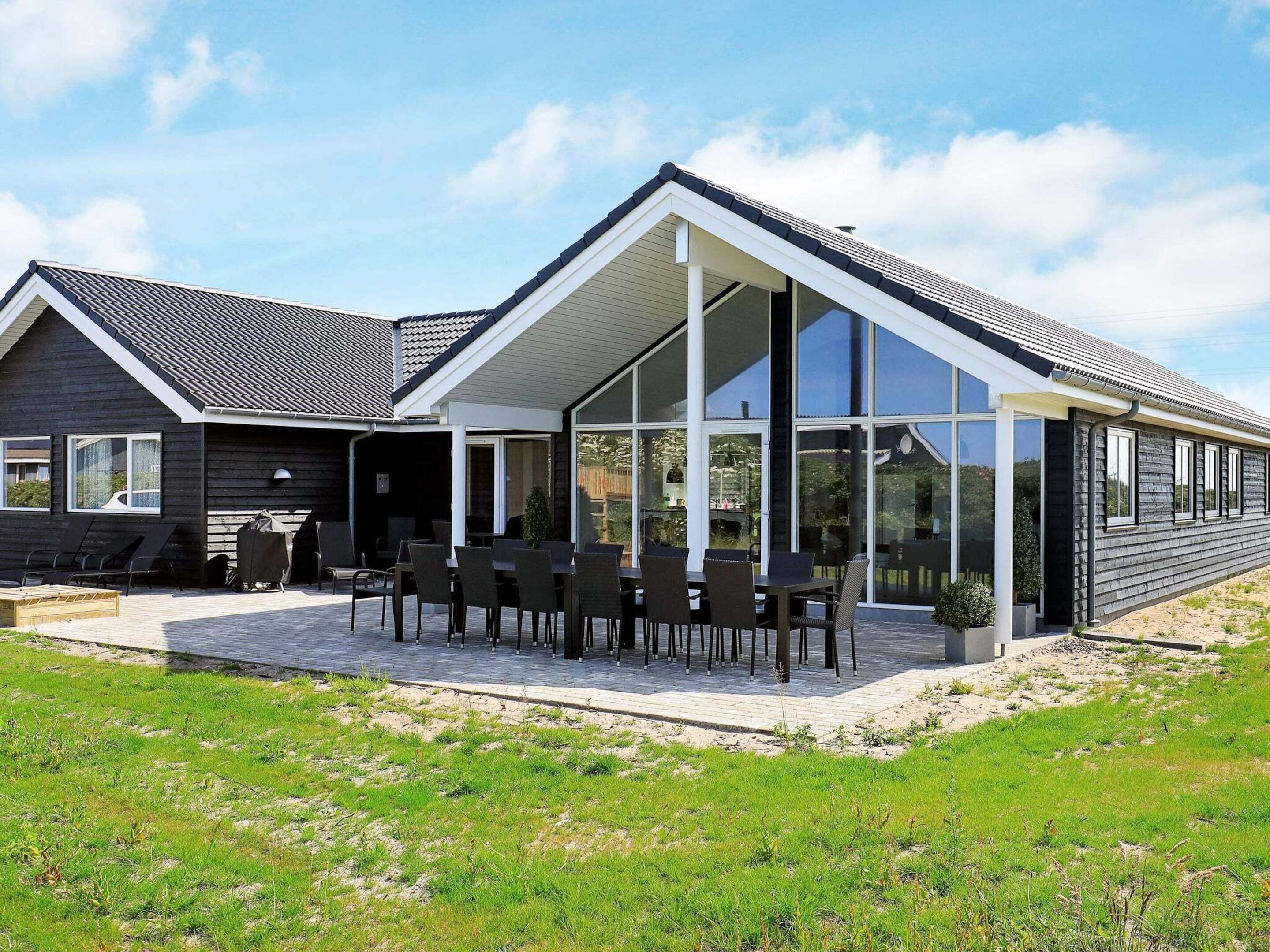 House | Outdoor dining