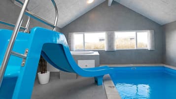 Hus | Pool | Inomhuspool och utomhuspool