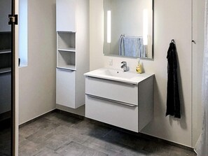 House | Bathroom