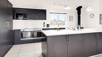 House | Dapur peribadi | Kerusi tinggi