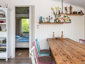 House | Dining - 6 Person Holiday Home in Ronde (Ronde)