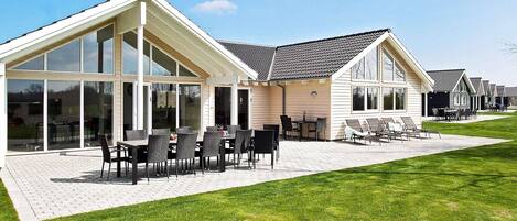 House | Bahagian luar