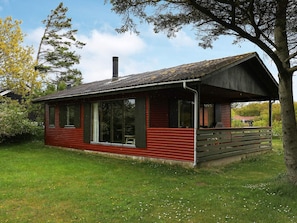 Exterior - Seaside Holiday Home with Terrace near Limfjord (Vinderup)