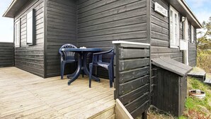 House | Outdoor dining - Serene Holiday Home in FanÃ¸ near Sea (Fano)