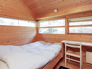 2 bedrooms - 4 Person Holiday Home in Laeso (Læsø)