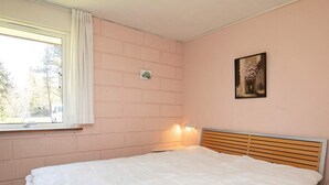 2 bedrooms, cots/infant beds - Vibrant Holiday Home in Nordjylland With Terrace (Læsø)