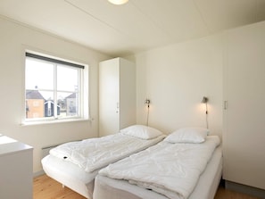 2 bedrooms