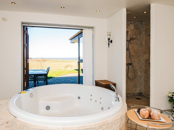 House | Spa treatment