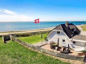 House | Water view