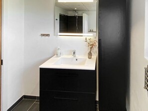 House | Bathroom - Holiday Home in Hurup Thy (Hurup Thy)