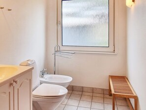 House | Bathroom - 6 Person Holiday Home in Hurup Thy (Hurup Thy)