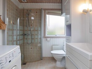 Bathroom - 8 Person Holiday Home in Vejby (Vejby)