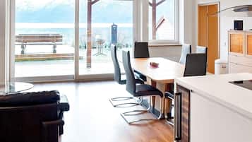 Apartment | Dining