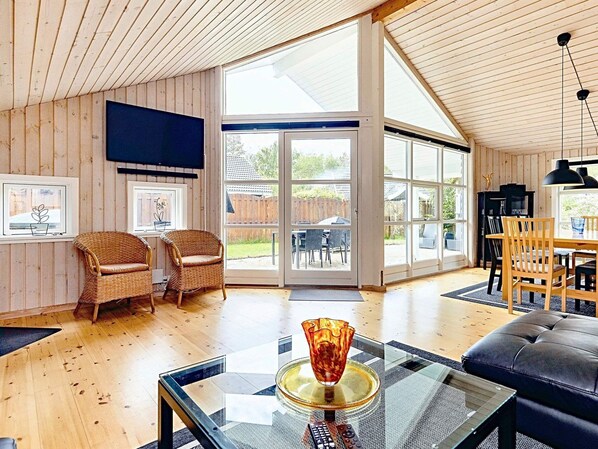 House | Living area - 10 Person Holiday Home in Vaeggerlose (Vaeggerlose)