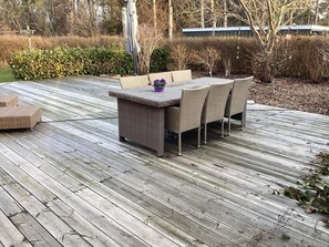 House | Outdoor dining