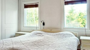 2 bedrooms, individually furnished - 4 Person Holiday Home in Norrtälje (Norrtälje)