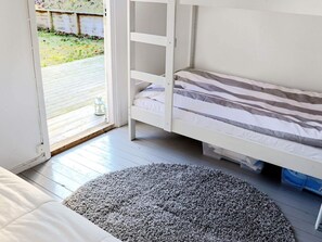 House | 3 bedrooms, individually furnished, bed sheets