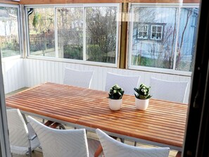House | Outdoor dining