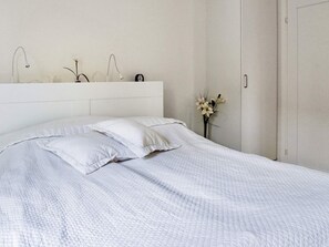 2 Schlafzimmer, individuell eingerichtet