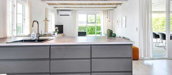 Renovated Waterfront Retreat-by Traum