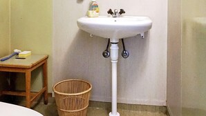 Shower, towels - 5 Person Holiday Home in Bestorp (Sturefors)