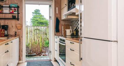 Cozy Cottage by the Sea-by Traum
