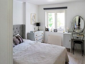 2 bedrooms - 5 Person Holiday Home in Eskilstuna (Kvicksund)