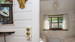 2 Schlafzimmer, Babybetten