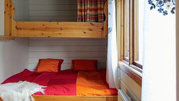 1 bedroom, bed sheets