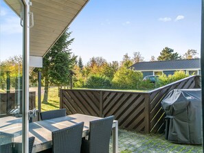 House | Outdoor dining