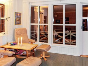 House | Dining - 6 Person Holiday Home in Olderdalen (Kåfjord)