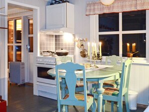 House | Dining - 6 Person Holiday Home in Olderdalen (Kåfjord)