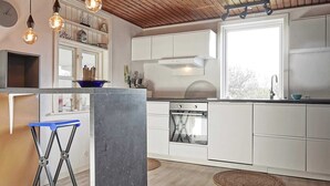 Luokittelematon kuva, 5 kautta 15, painike