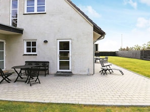 Outdoor dining - Holiday Home in HarboÃ¸re (Harboore)