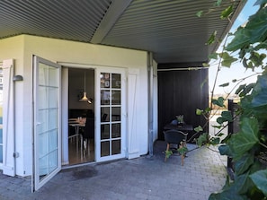 Apartment | Outdoor dining