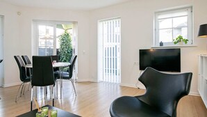 Apartment | Dining