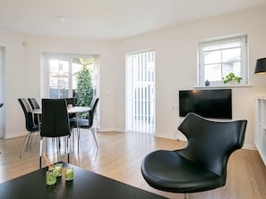 Apartment | Dining