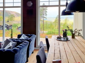 House | Dining