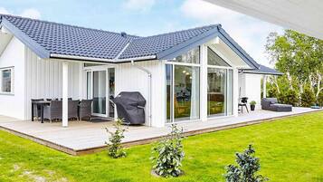 House | Outdoor dining