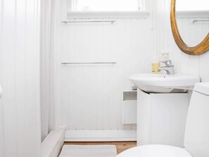 Bathroom - 6 Person Holiday Home in Follenslev (Follenslev)