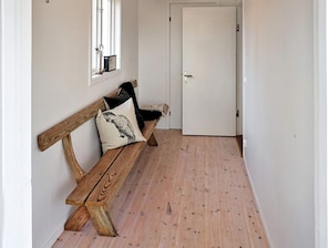 House | 2 bedrooms, individually furnished - 3 Person Holiday Home in Hok (Hok)