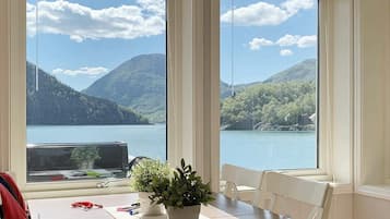 House | Dining
